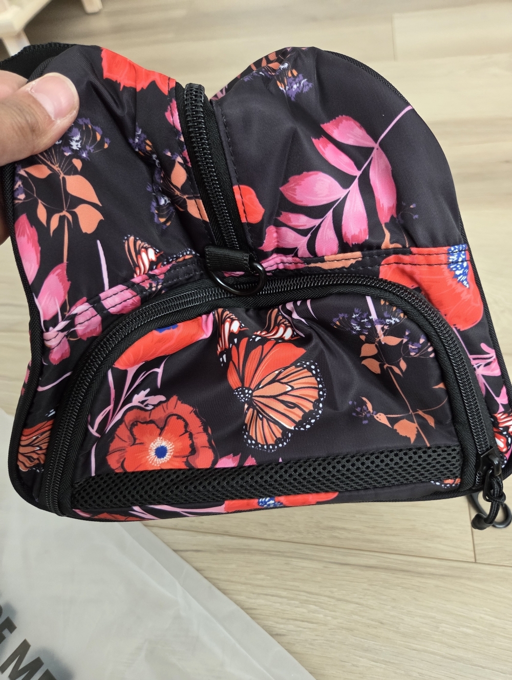 Vooray Burner Gym Duffel 🩷🖤❤️ - Picture 5 of 8
